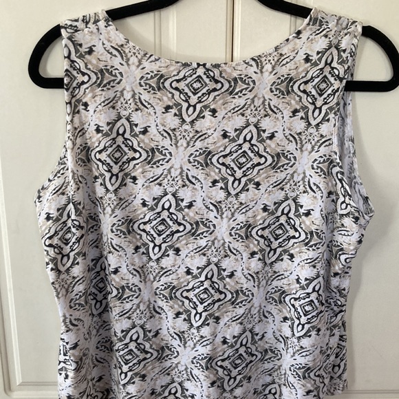 ❤️‍🔥5/20$ CLASSIC EDITIONS💫Women’s White/Gray Printed Pleated Cropped Tank Top - Picture 6 of 11